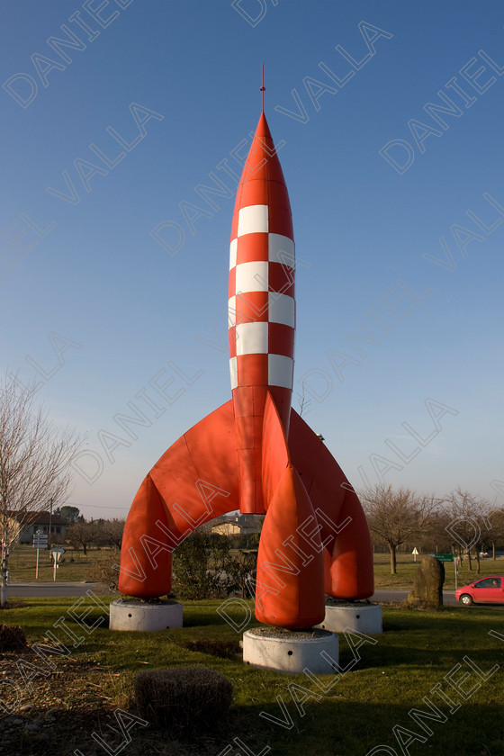 90217 Tintin 
 Red Rocket from Tintin cartoon 
 Keywords: Tintin moon rocket herge lune cartoon