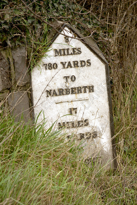 Milestone 39593 
 Milestone in Wales 
 Keywords: Milestone mile stone landmark road