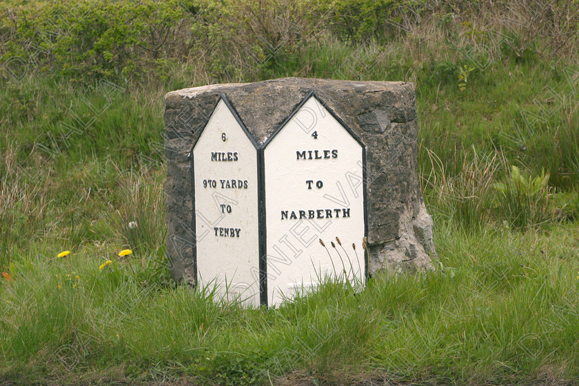 Milestone 31937 
 Milestone in Wales 
 Keywords: Milestone mile stone landmark road