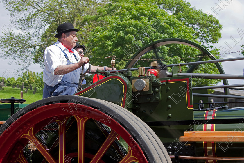 95742 Steam Tractor 
 Vintage Steam Engine tractor Pride of Freystrop 
 Keywords: steam engine vintage tractor old restored powerful