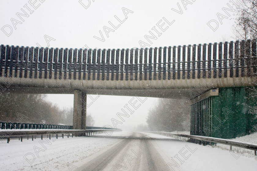 90280 RoadSnow 
 Motorway under snow in France - Channel Tunnel 
 Keywords: road snow channel tunnel motorway travel winter