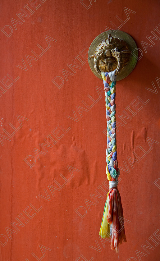 90734 Bhutan 
 Door knob tassle Bhutan 
 Keywords: red door knob platt bhutanese Bhutan