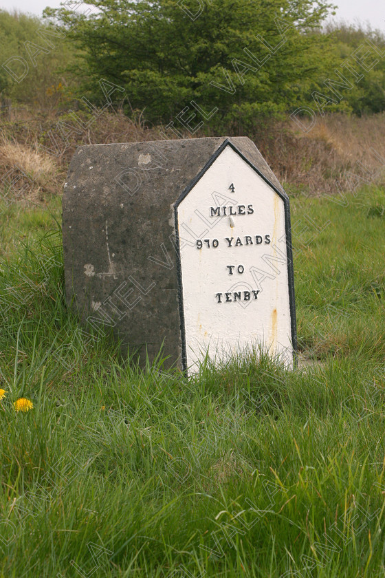 Milestone 31934 
 Milestone in Wales 
 Keywords: Milestone mile stone landmark road