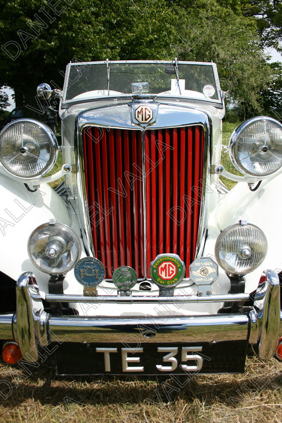 07086 MGCar 
 Vintage car MG front grille 
 Keywords: sport car racing vintage classic show automobile