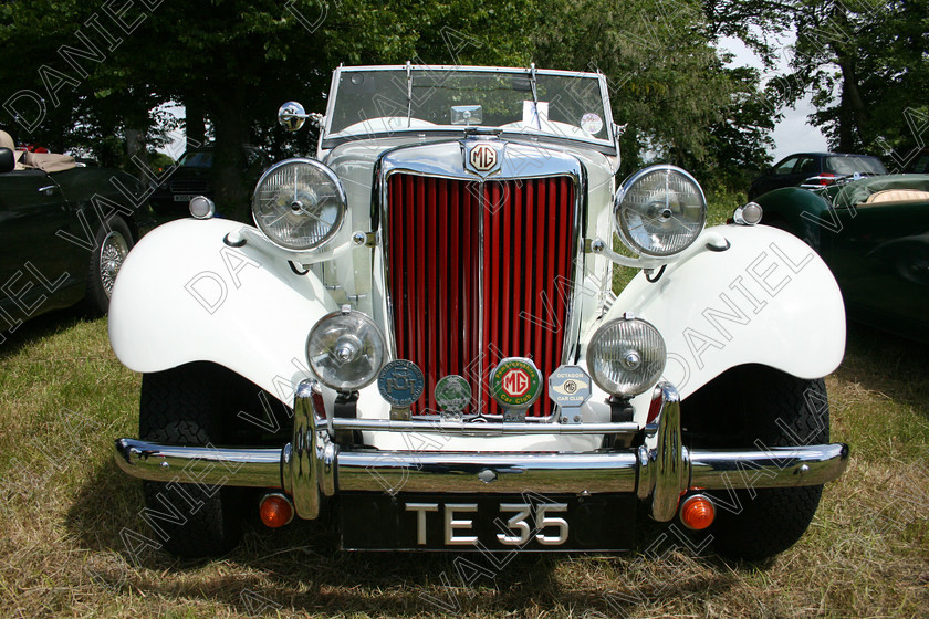 07087 MGCar 
 Vintage car MG front grille 
 Keywords: sport car racing vintage classic show automobile