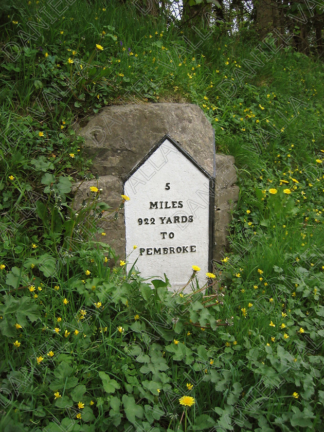 Milestone 30965 
 Milestone in Wales 
 Keywords: Milestone mile stone landmark road