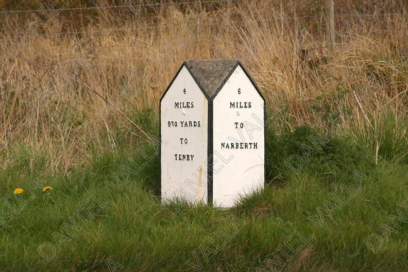 Milestone 31932 
 Milestone in Wales 
 Keywords: Milestone mile stone landmark road