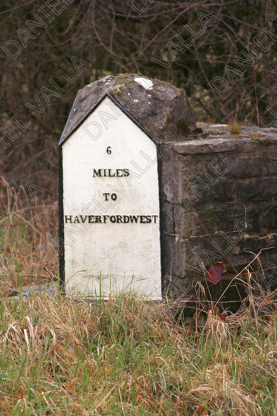 Milestone 39600 
 Milestone in Wales 
 Keywords: Milestone mile stone landmark road