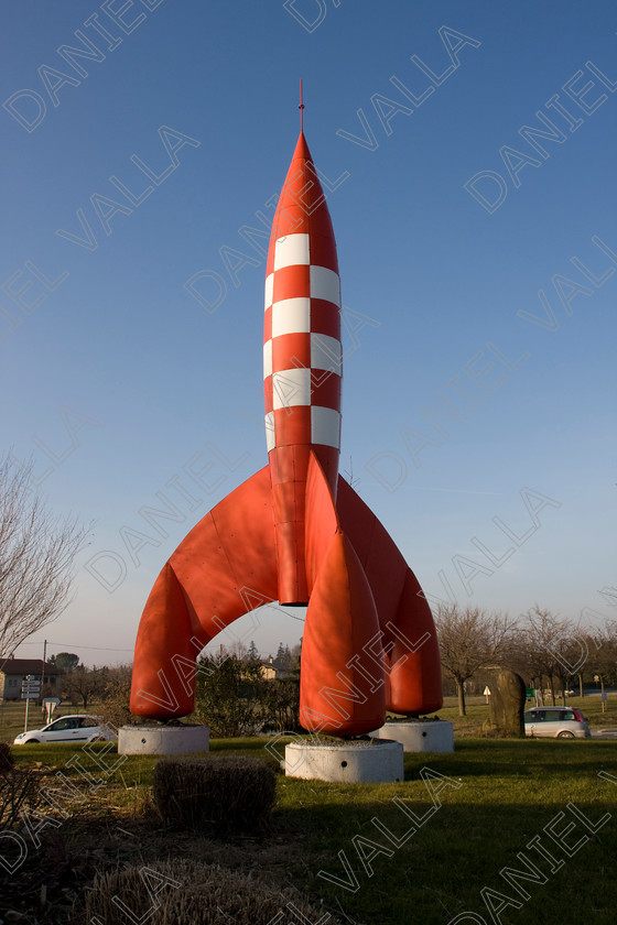 90221 Tintin 
 Red Rocket from Tintin cartoon 
 Keywords: Tintin moon rocket herge lune cartoon