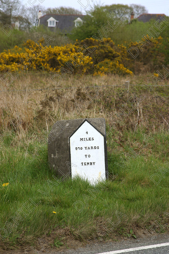 Milestone 31930 
 Milestone in Wales 
 Keywords: Milestone mile stone landmark road