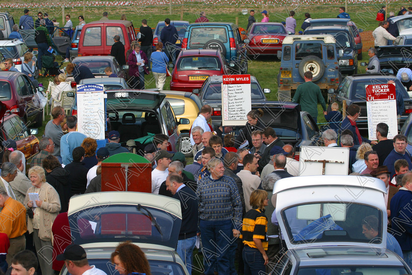 Horse Race 31878 
 Crowd at Horse racing Point to Point. 
 Keywords: point to horse racing race bet bookmaker