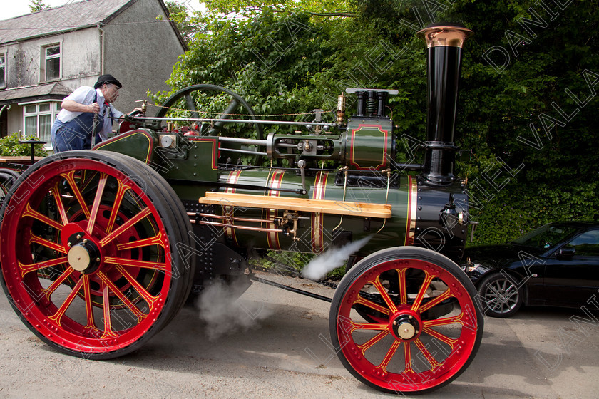 95587 Steam Tractor 
 Vintage Steam Engine tractor Pride of Freystrop 
 Keywords: steam engine vintage tractor old restored powerful