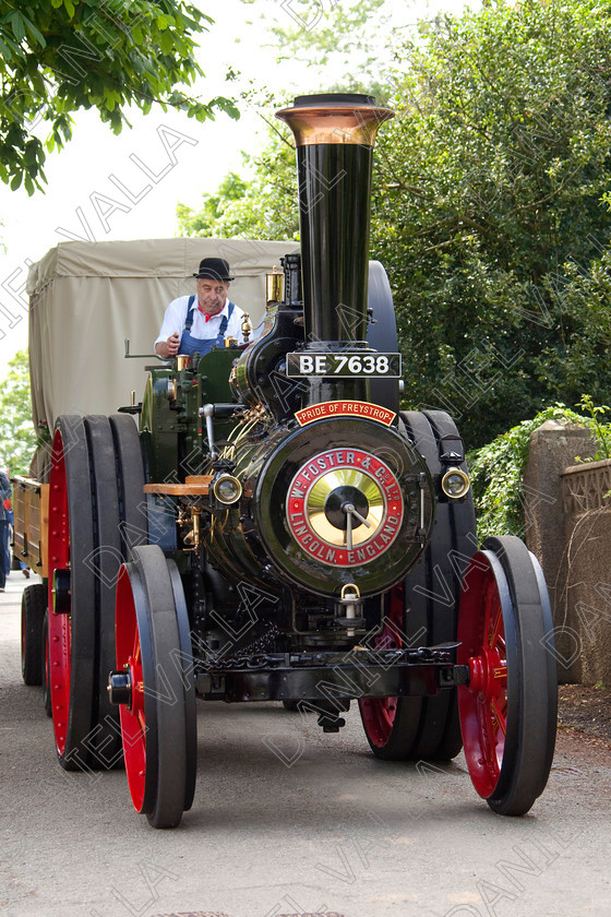 95581 Steam Tractor 
 Vintage Steam Engine tractor Pride of Freystrop 
 Keywords: steam engine vintage tractor old restored powerful