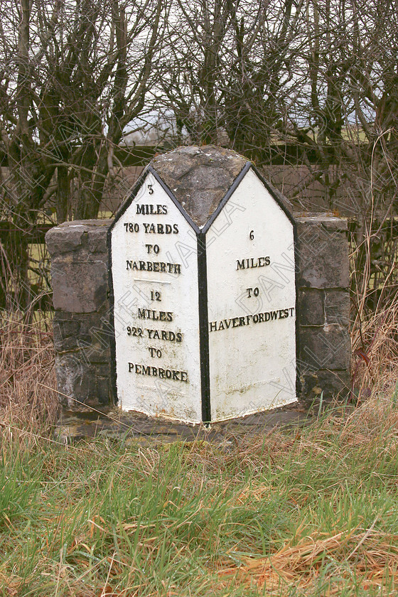 Milestone 39596 
 Milestone in Wales 
 Keywords: Milestone mile stone landmark road