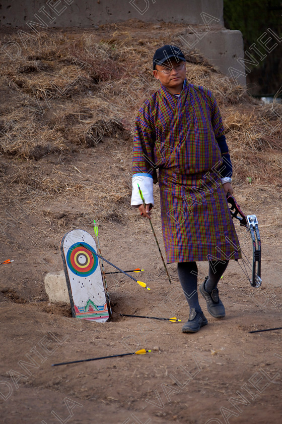 90816 Bhutan-Archery 
 Archers practising archery, 
 Keywords: bow arrow national sports target competition Bhutan