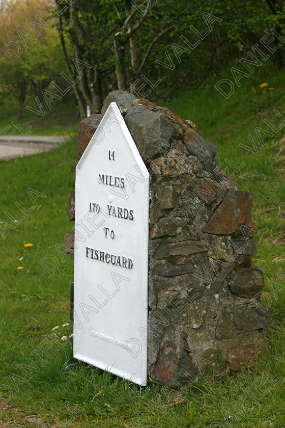 Milestone 31396 
 Milestone in Wales 
 Keywords: Milestone mile stone landmark road